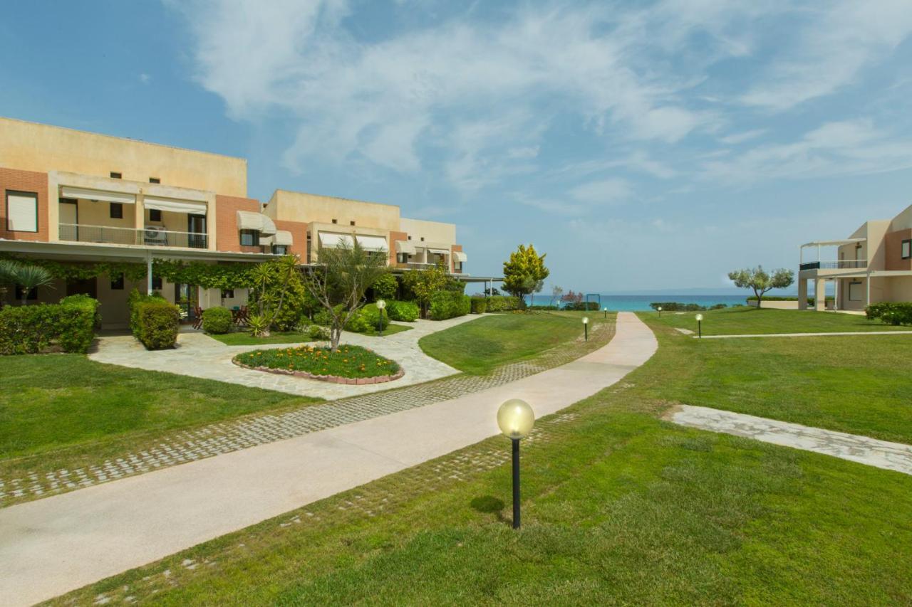 Villa Dihtia On The Sea Pefkochori Bagian luar foto